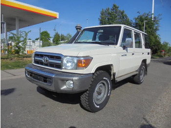 Personenwagen TOYOTA Land Cruiser