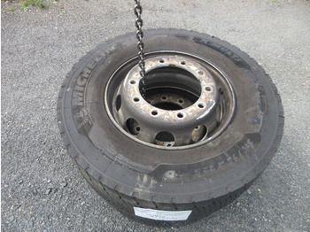 Band voor Vrachtwagen Michelin 315/70R22.5 // 2 X ACHTER BAND MET STAAL WIEL: afbeelding 2