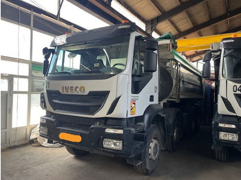 Kipper vrachtwagen IVECO Trakker