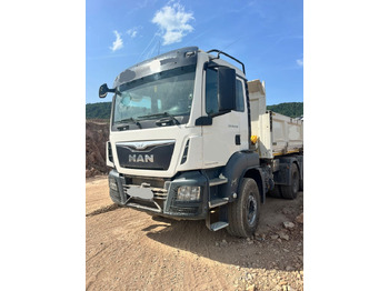 Kipper vrachtwagen MAN TGS 26.440