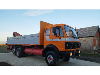 Schuifzeilen vrachtwagen Mercedes-Benz 2228 6x2 stake body - crane: afbeelding 2 Schuifzeilen vrachtwagen Mercedes-Benz 2228 6x2 stake body - crane: afbeelding 2
