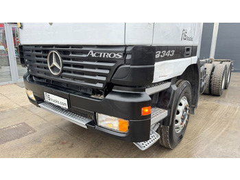 Chassis vrachtwagen Mercedes-Benz Actros 3331 B 6x4 chassis - big axle: afbeelding 2 Chassis vrachtwagen Mercedes-Benz Actros 3331 B 6x4 chassis - big axle: afbeelding 2