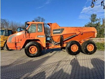 Kiepwagen met knikbesturing DOOSAN DA30