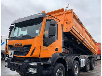 Kipper vrachtwagen IVECO Trakker