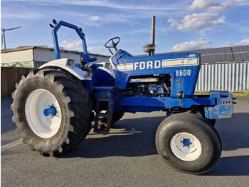Tractor FORD