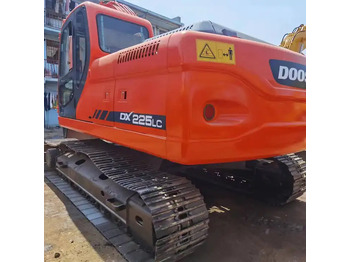 Rupsgraafmachine DOOSAN DX225