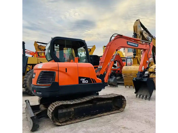 Rupsgraafmachine DOOSAN DX60