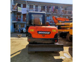 Rupsgraafmachine Awesome Performance Korea Imported Small Scale Used Doosan Dh60 Excavator: afbeelding 3 Rupsgraafmachine Awesome Performance Korea Imported Small Scale Used Doosan Dh60 Excavator: afbeelding 3
