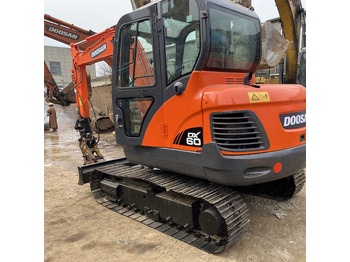 Rupsgraafmachine DOOSAN DX60