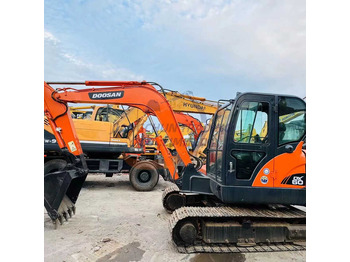 Rupsgraafmachine DOOSAN DX225
