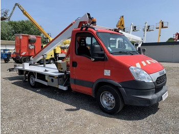 Vrachtwagen hoogwerker IVECO Daily