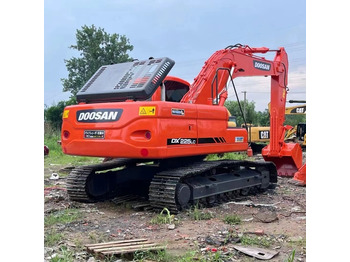 Rupsgraafmachine DOOSAN DX225