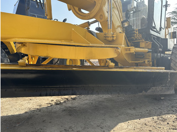 Grader KOMATSU GD655: afbeelding 4