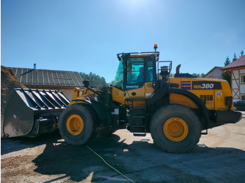 Wiellader KOMATSU WA380