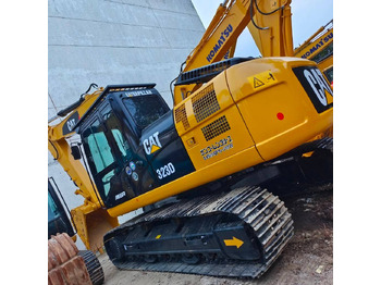 Rupsgraafmachine CATERPILLAR 323D
