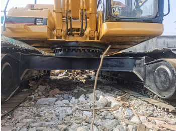 Rupsgraafmachine CATERPILLAR 320B
