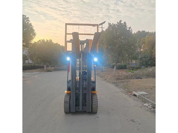 Diesel heftruck TCM FD30 diesel ISUZU engine forklift from Japan: afbeelding 4