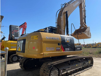 Rupsgraafmachine CATERPILLAR 323D