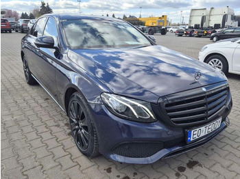 Sedan MERCEDES-BENZ