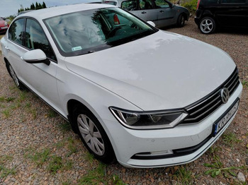 Sedan VOLKSWAGEN