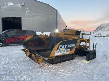 Bouwmaterieel CATERPILLAR