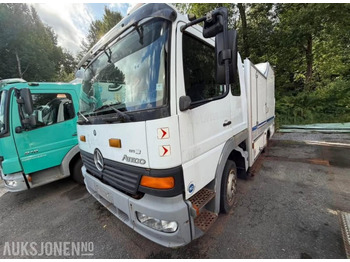 Vrachtwagen MERCEDES-BENZ Atego 823