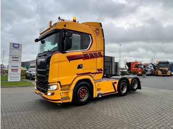 Trekker SCANIA S 580
