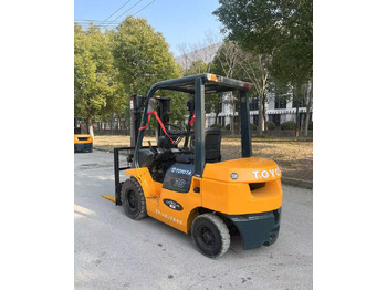 Diesel heftruck TOYOTA
