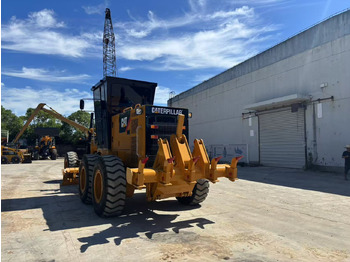 Grader CATERPILLAR 140K