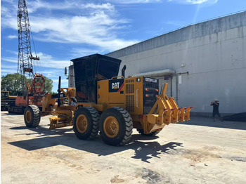 Grader CATERPILLAR 140K