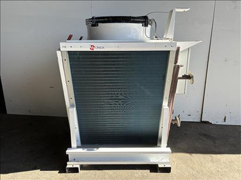 Voedselverwerkende machine