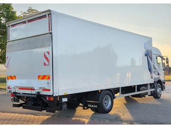 Bakwagen MAN TGM 15.290 / TGL / KONTENER / IZOTERMA / WINDA / KLIMA POSTOJOWA / 2019R / EURO 6 / PEŁEN SERWIS /  8200KG ŁADOWNOŚĆ  / SPROWADZONY / ZADBANY / JAK NOWY /  KSIĄŻKA SERWISOWA / E6 / 18 PALET: afbeelding 4