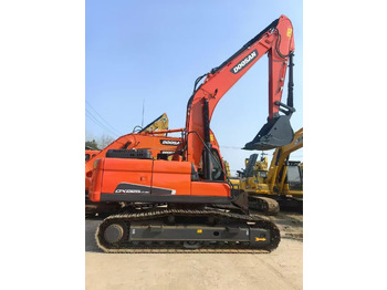 Rupsgraafmachine DOOSAN DX225