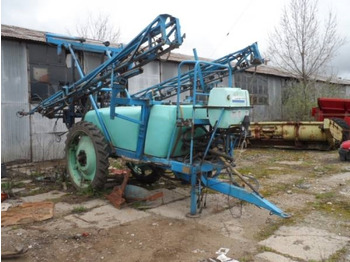 Getrokken veldspuit BERTHOUD