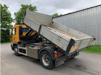 Kipper vrachtwagen Volvo FL615 + HIAB 027-2: afbeelding 2
