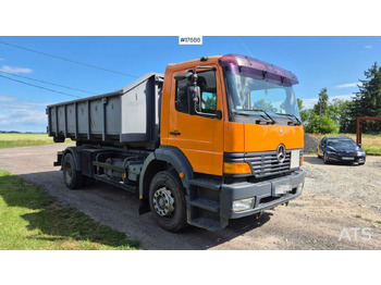 Haakarmsysteem vrachtwagen Mercedes-Benz 1828 hooklift (1999) two containers: afbeelding 3