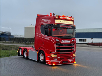 Trekker SCANIA S 580