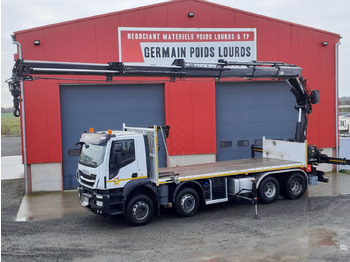 Vrachtwagen met open laadbak IVECO