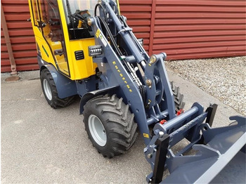 Kniklader Eurotrac W11 med lang arm, førerhus, skovl og gafler: afbeelding 2