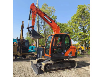 Rupsgraafmachine DOOSAN DX75