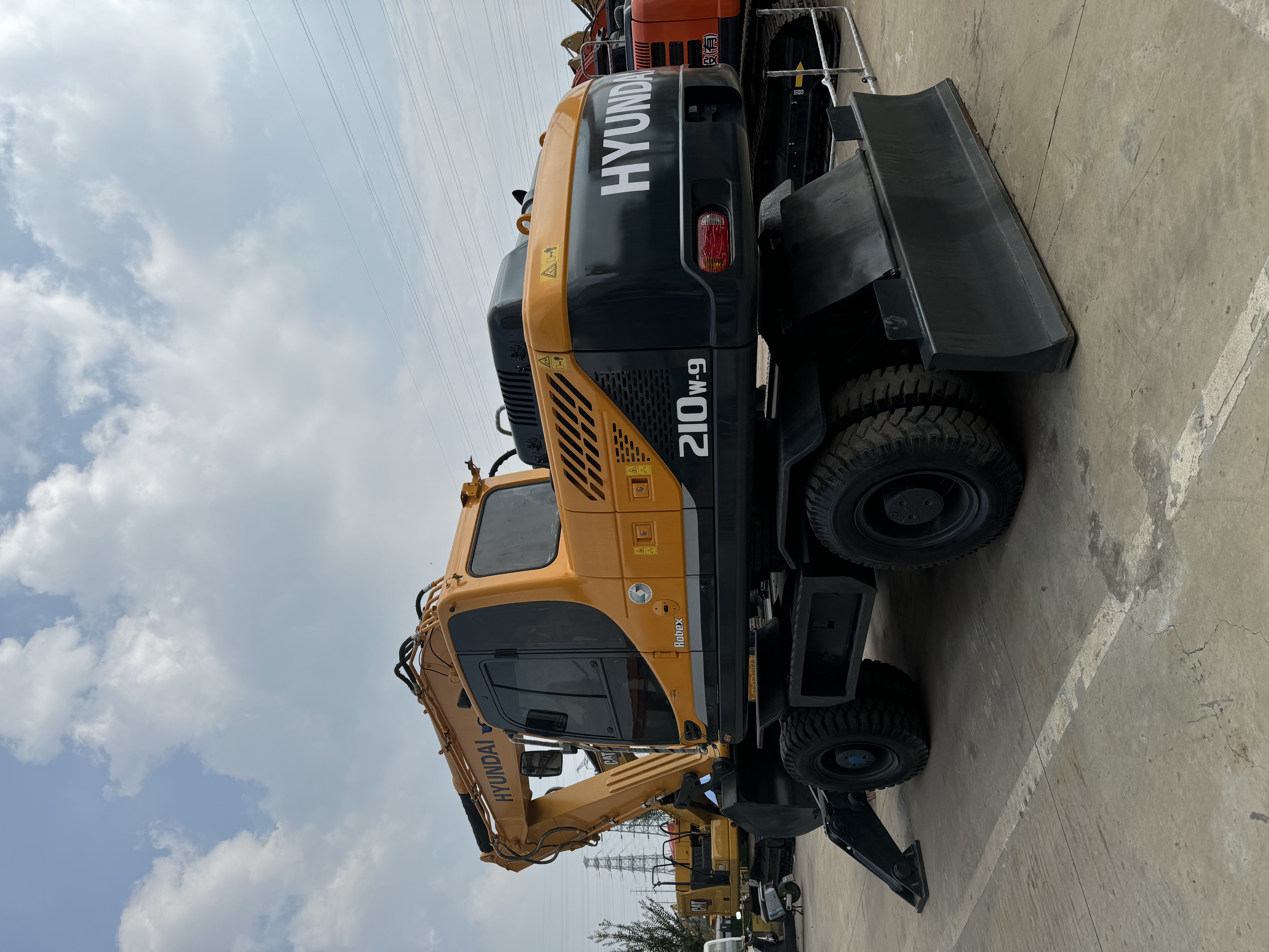 Mobiele graafmachine HYUNDAI