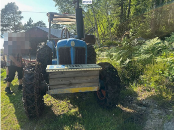 Tractor 1963 Fordson Major 4x4 with splitter gearbox, Ako winch, and tire chains. SEE VIDEO.: afbeelding 4