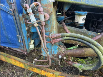 Leasing  Circa 1974 Ford 4000 tractor w/ front loader and excavator. REP.OBJECT Circa 1974 Ford 4000 tractor w/ front loader and excavator. REP.OBJECT: afbeelding 3