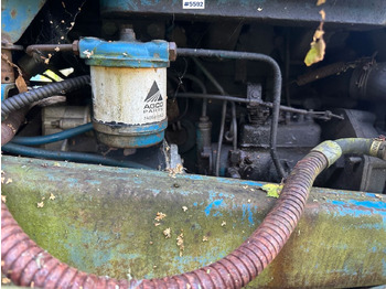 Leasing  Circa 1974 Ford 4000 tractor w/ front loader and excavator. REP.OBJECT Circa 1974 Ford 4000 tractor w/ front loader and excavator. REP.OBJECT: afbeelding 4