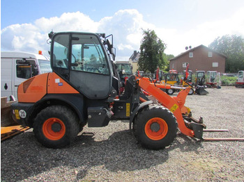 Wiellader KOMATSU WA80