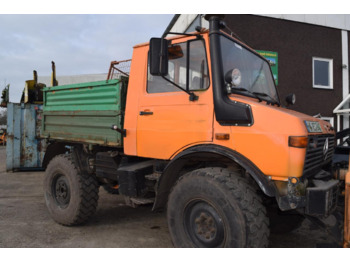 Gemeentelijke machine/ Speciaal UNIMOG U1200
