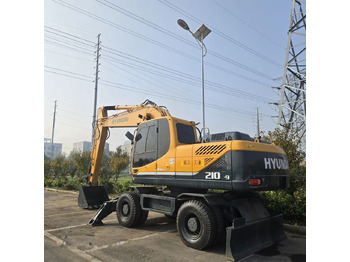Mobiele graafmachine HYUNDAI R210