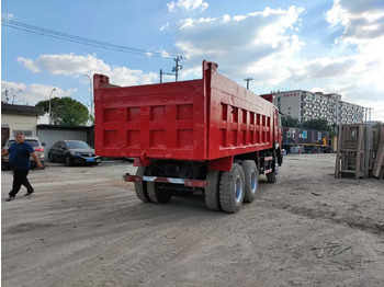 Kipper vrachtwagen SINOTRUK HOWO 6x4: afbeelding 4