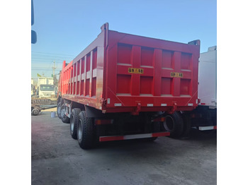 Kipper vrachtwagen SINOTRUK HOWO 8x4: afbeelding 4