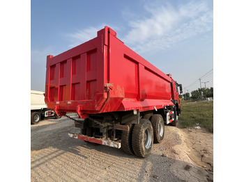 Bakwagen SINOTRUK HOWO: afbeelding 2